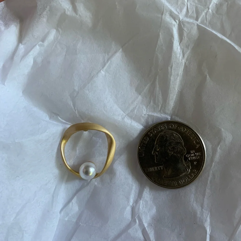 LAST PAIR! Gold Hoop minimalist Pearl studs huggies - Picture 8 of 9